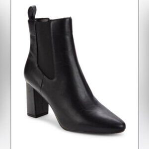 SAKS FIFTH AVENUELarsen Heeled Chelsea Booties black size 8